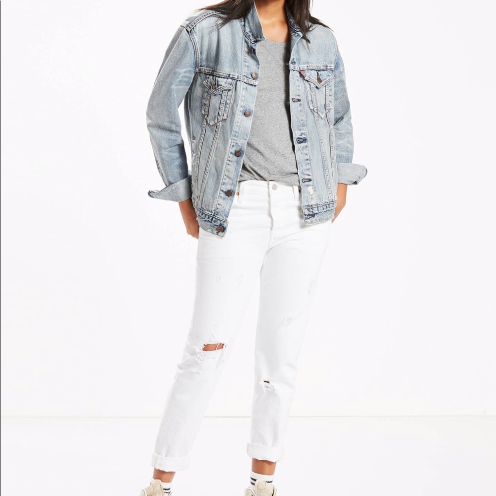 White tapered leg Levi’s 501